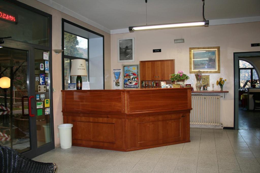 Hotel Olivi Salò Exteriör bild
