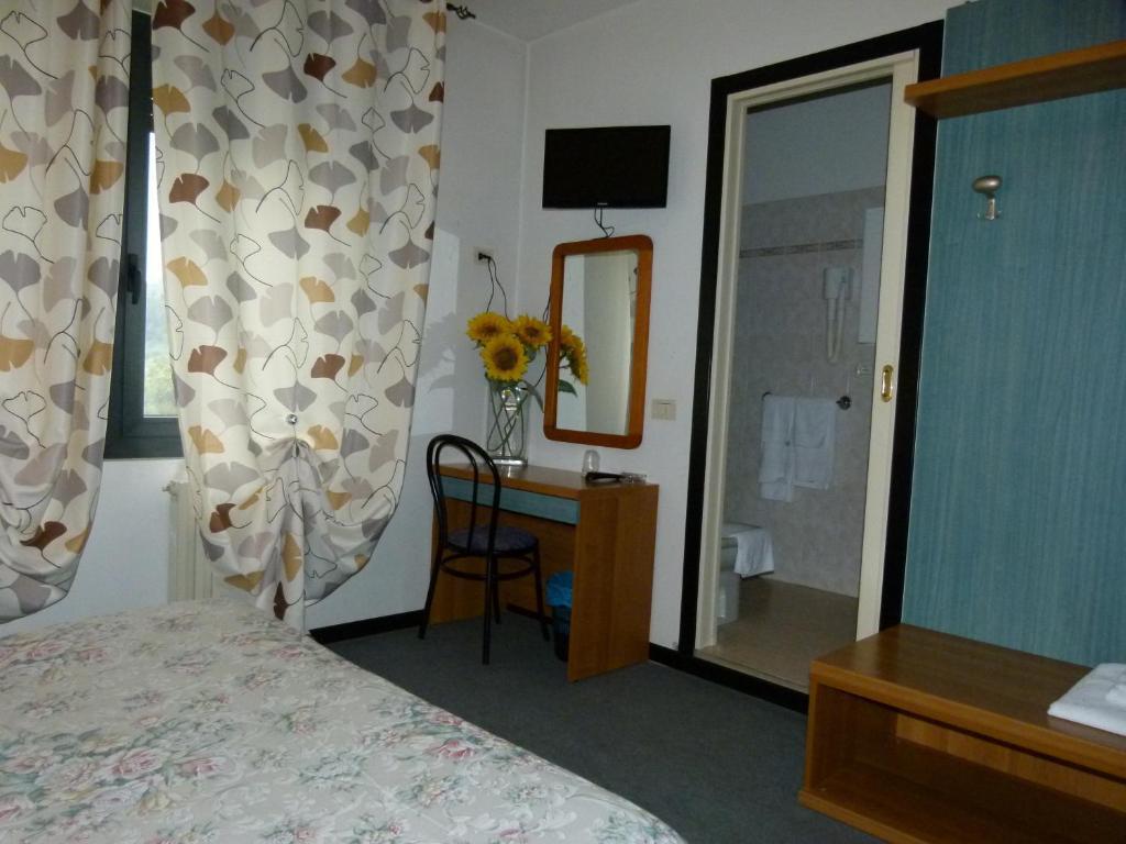 Hotel Olivi Salò Exteriör bild