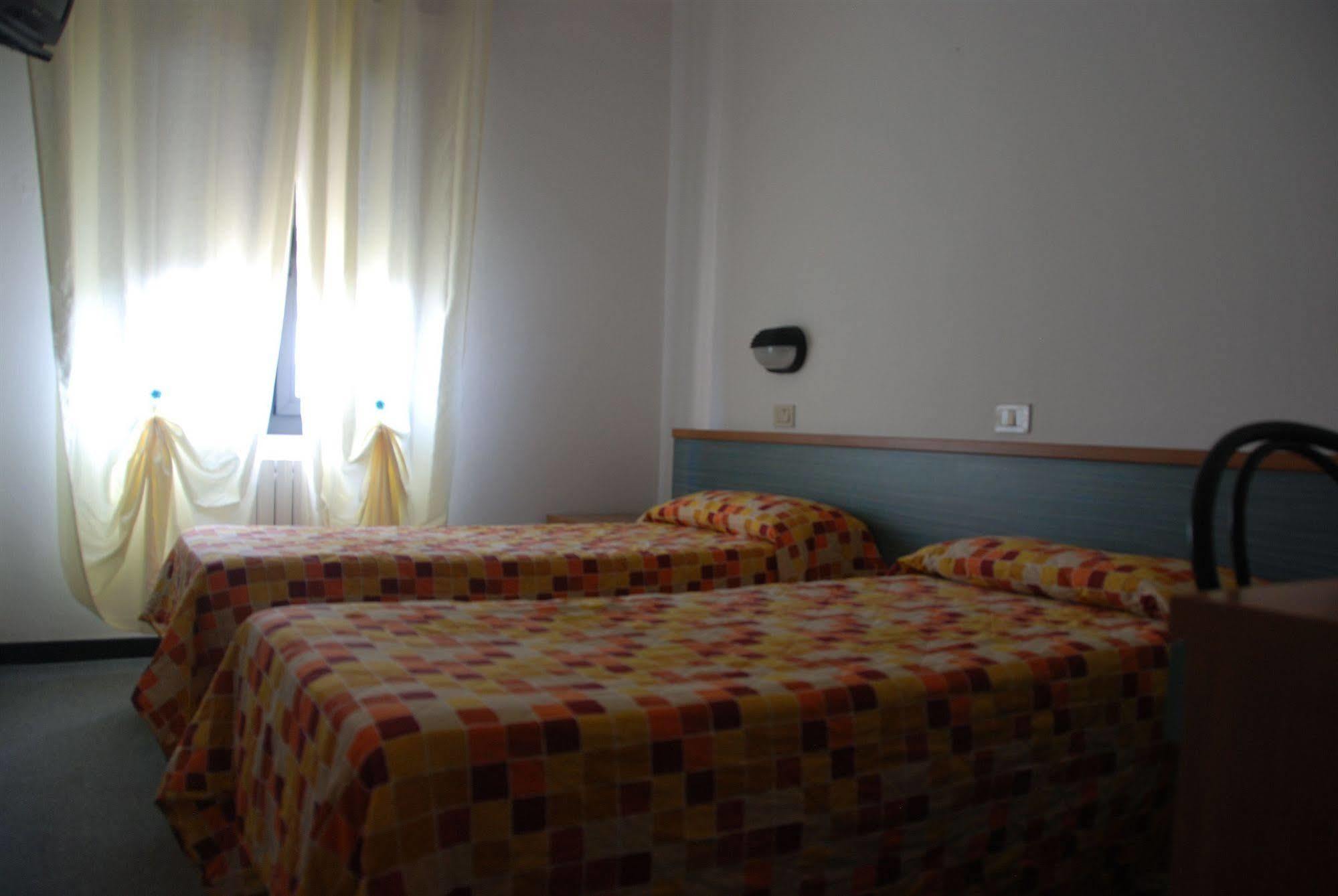 Hotel Olivi Salò Exteriör bild