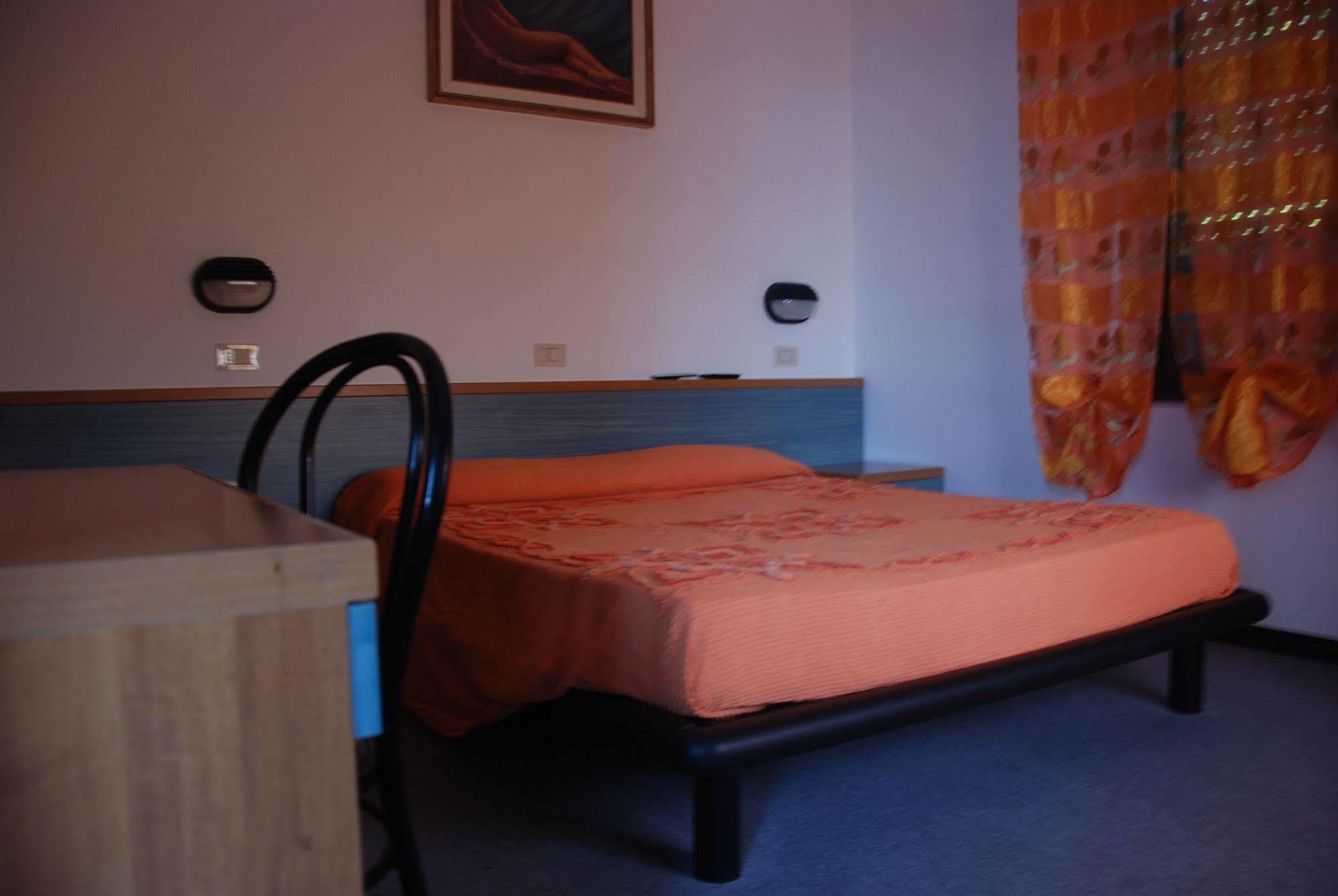 Hotel Olivi Salò Exteriör bild