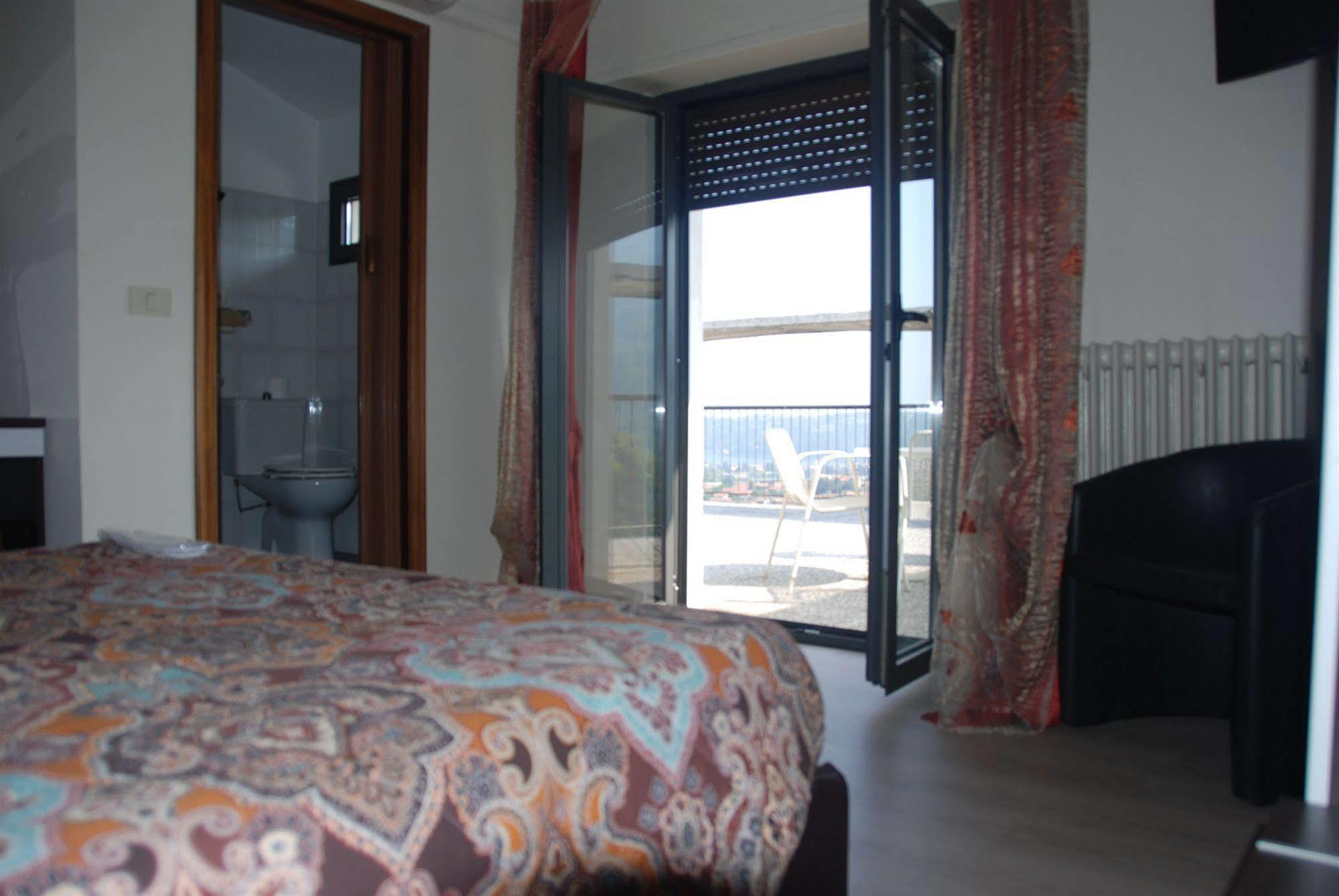 Hotel Olivi Salò Exteriör bild